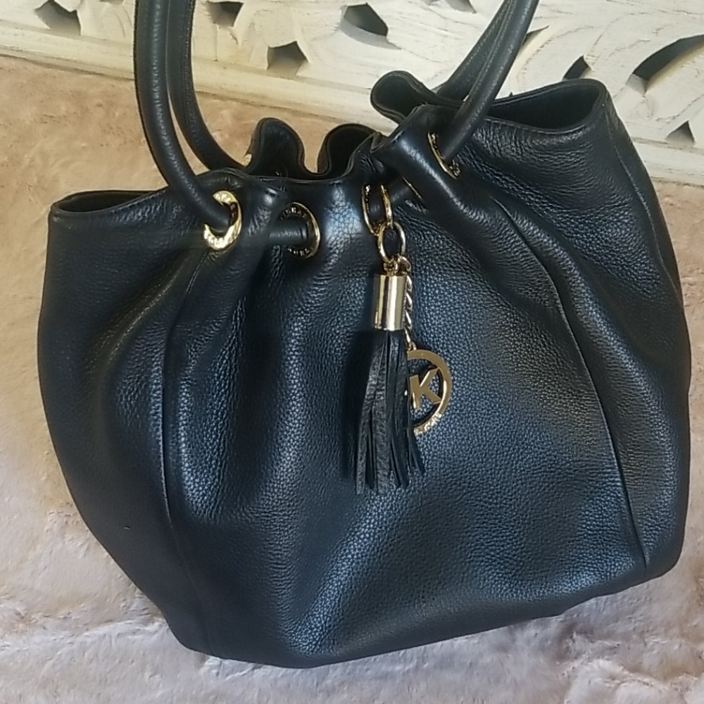 MICHAEL Michael Kors Black Leather Tote with Gold Hardware - Picture 13 of 16